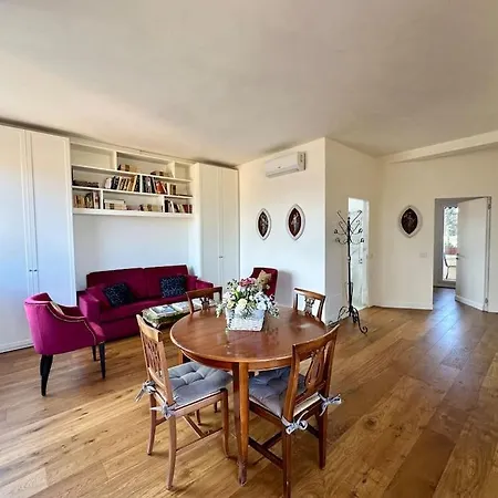 Rooftop Apt - Jacuzzi & Panoramic View Apartment Florence